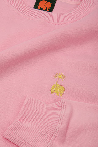 Vue rapprochée du Women's Antonyo Marest x Trendsplant Essential Oversized Sweatshirt en Gum Pink, avec un éléphant brodé et des poignets côtelés texturés | TP_IMAGE_TYPE=DETAIL