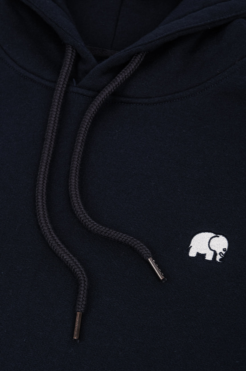 Détail en gros plan de l'Explanada Organic Hoodie en bleu, avec un logo éléphant bien visible et des cordons tressés | TP_IMAGE_TYPE=DETAIL