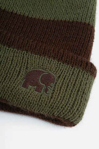 Vista dettagliata del Montcabrer Beanie in Khaki/Coffee che mostra la texture della maglia e il logo elefante ricamato. | TP_IMAGE_TYPE=DETAIL