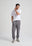 Persona che indossa Organic Essential Sweatpants Thunderstorm, vista frontale | TP_IMAGE_TYPE=MODEL_FRONT