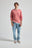 Persona che indossa una Essential Lightweight Sweatshirt in Salty Red, vista frontale | TP_IMAGE_TYPE=MODEL_FRONT