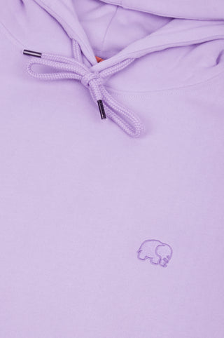 Dettaglio ravvicinato della Women's Organic Essential Oversized Hoodie da donna in lavanda con coulisse e sottile ricamo di un elefante | TP_IMAGE_TYPE=DETAIL