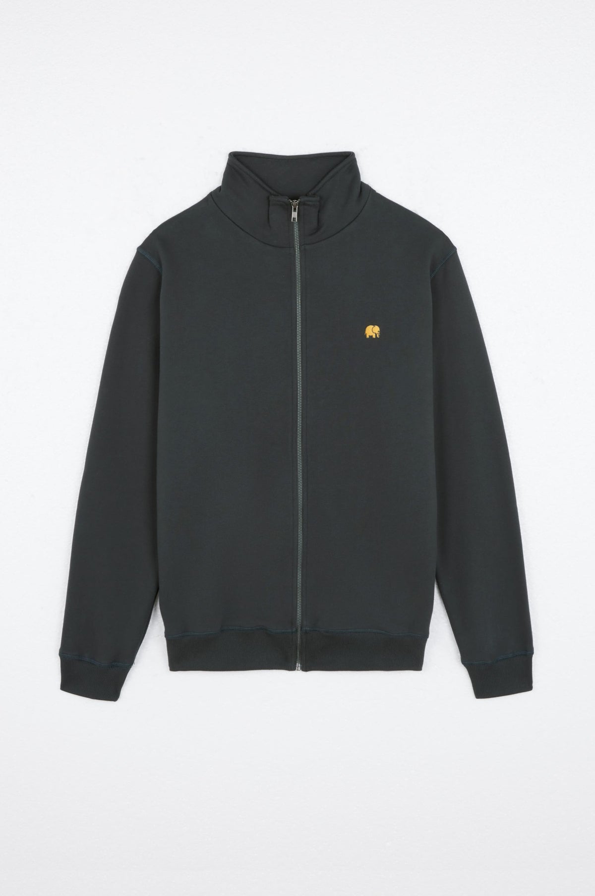 Organic Essential Zip Sweatshirt in Scarab Green mostrato in vista frontale. | TP_IMAGE_TYPE=SILHOUETTE_FRONT