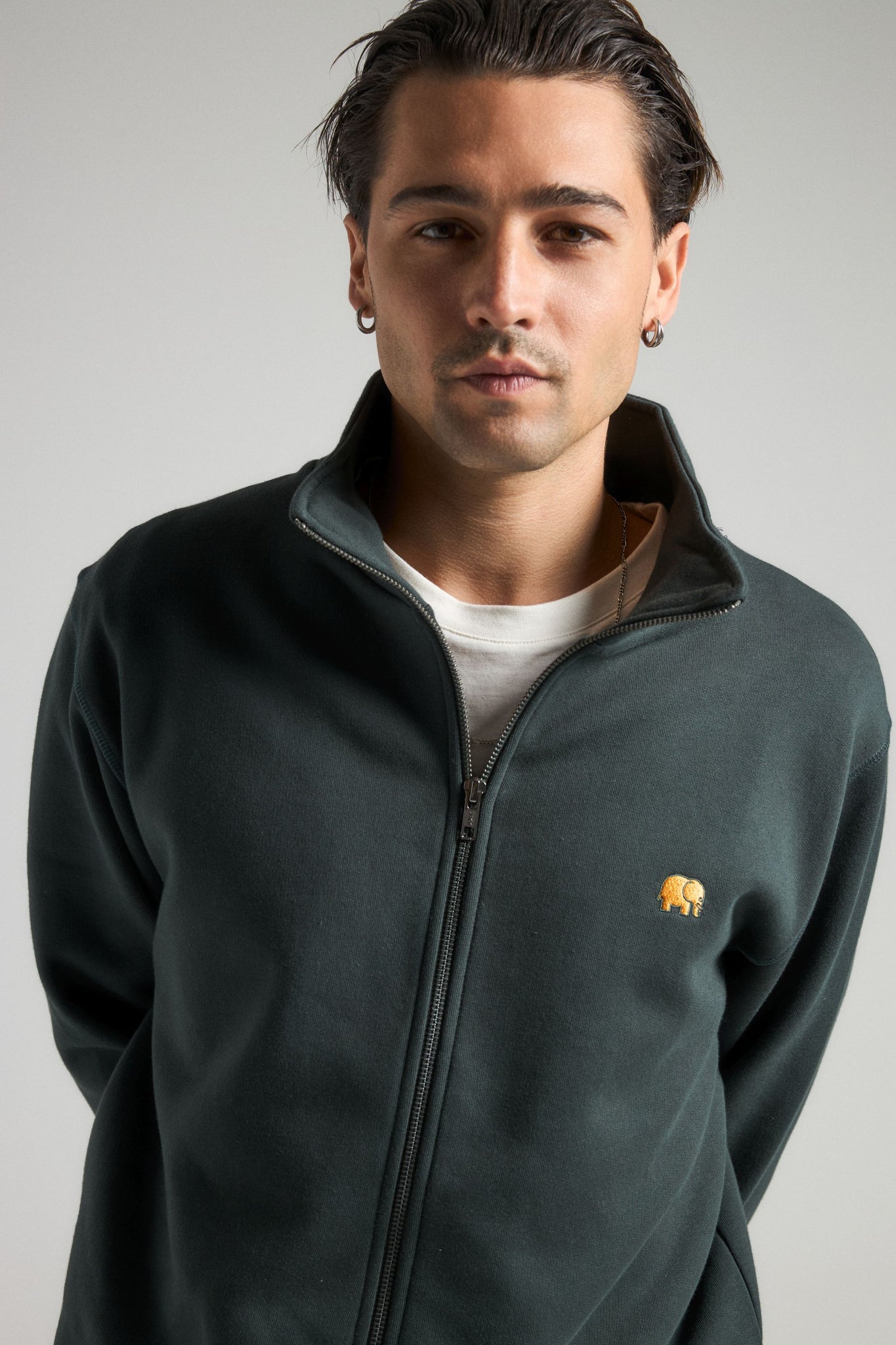 Organic Essential Zip Sweater Scarab Green