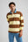 Personne portant un Yard Rugby Polo en Cappucino/Banana à rayures horizontales, avec col en denim. | TP_IMAGE_TYPE=MODEL_FRONT