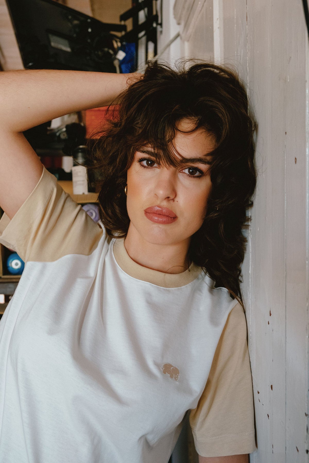Personne portant un t-shirt Color Block pour femme Natural, vue de face | TP_IMAGE_TYPE=MODEL_FRONT
