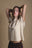 Persona con una Women's Essential Garment T-Shirt en Pearled Ivory, vista frontal | TP_IMAGE_TYPE=MODEL_FRONT