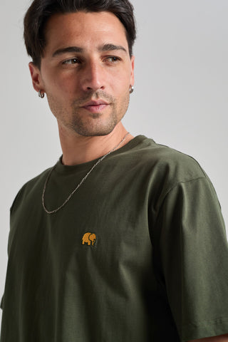 Person wearing an Organic Essential T-Shirt in Kombu Green, front view | TP_IMAGE_TYPE=MODEL_FRONT