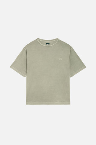 Essential Sunwashed Heavyweight Oversized T-Shirt nel colore Seagrass, mostrata in un flat lay che evidenzia il design frontale e i dettagli delle cuciture | TP_IMAGE_TYPE=SILHOUETTE_FRONT