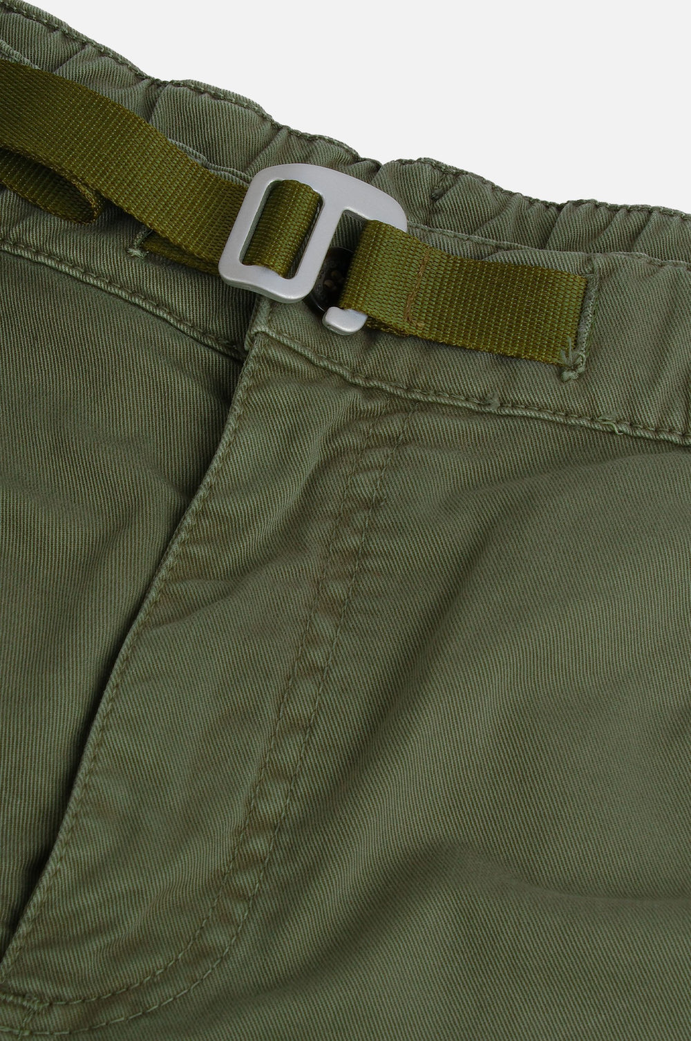 Détail en gros plan du Ecodye Cotton Climber Shorts en Menthol, avec ceinture dotée d'une sangle réglable et surpiqûres. | TP_IMAGE_TYPE=DETAIL