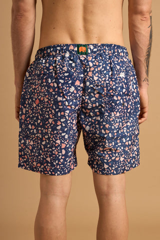 Personne portant le Terrazzo SEAQUAL®YARN Swim Trunks, vue de dos | TP_IMAGE_TYPE=MODEL_BACK