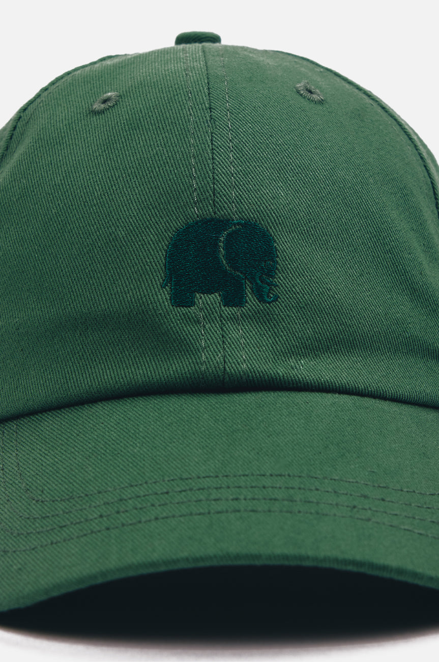 Logo Dad Cap in Musgo Green, con un elefante ricamato sul davanti | TP_IMAGE_TYPE=DETAIL