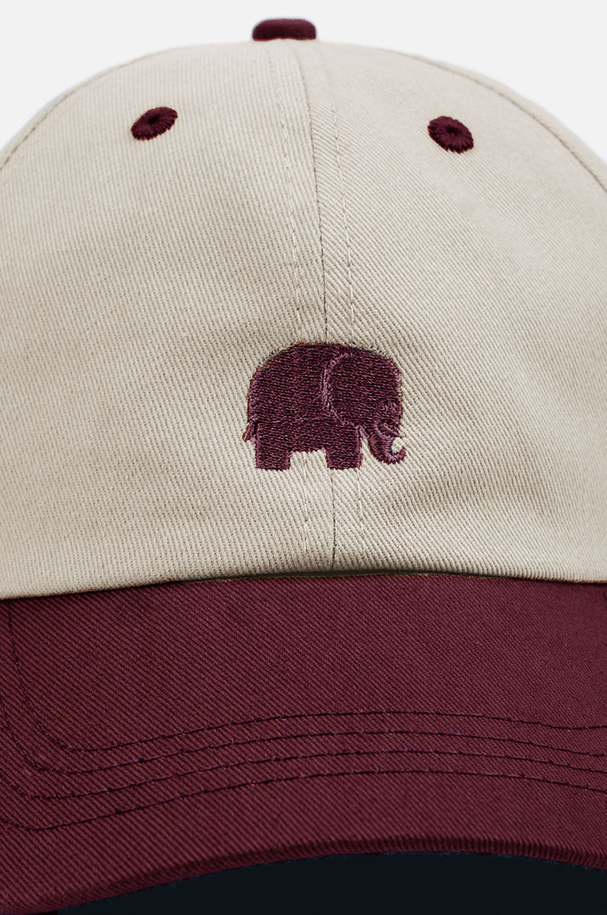 Dettaglio ravvicinato del Logo Dad Cap Grana Ecru con ricamo a forma di elefante | TP_IMAGE_TYPE=DETAIL