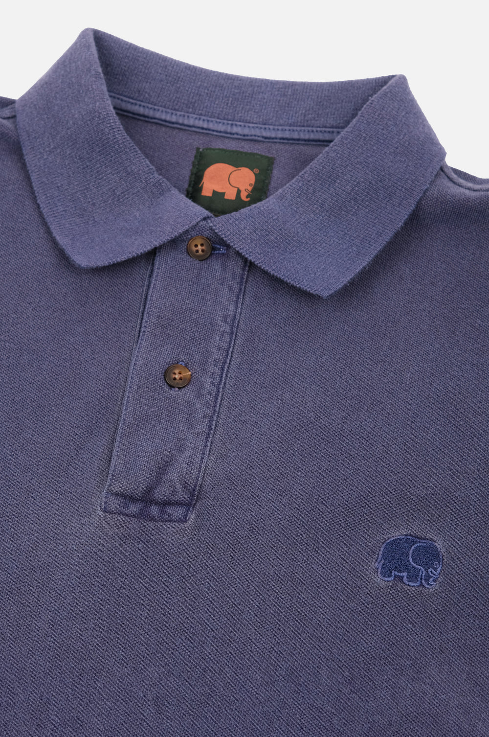Détail en gros plan du Polo Shirt Organic Pigment Dyed en Beacon Blue | TP_IMAGE_TYPE=DETAIL