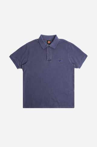 Silhouette de face du polo teint aux pigments biologiques en Beacon Blue | TP_IMAGE_TYPE=SILHOUETTE_FRONT