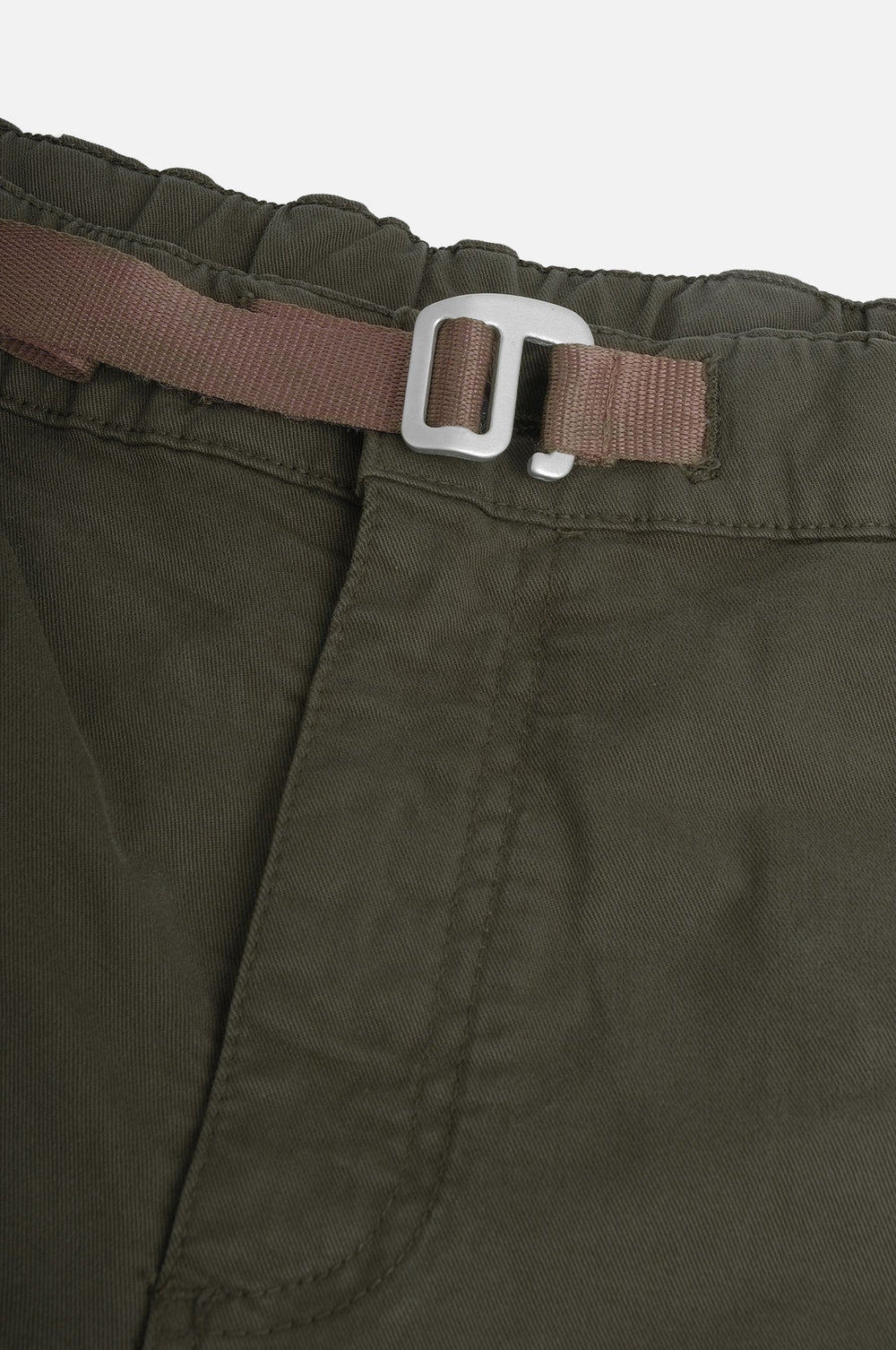Détail en gros plan de la ceinture et du tissu du Ecodye Cotton Climber Shorts en Ivy Green | TP_IMAGE_TYPE=DETAIL