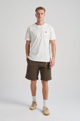 Personne portant le short Ecodye Cotton Climber Shorts coloris Ivy Green, vue de face | TP_IMAGE_TYPE=MODEL_FRONT