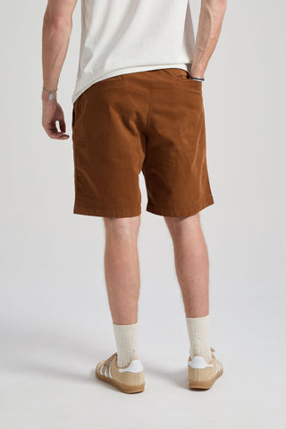 Personne portant le short Ecodye Cotton Climber Shorts en caramel, vue de dos, debout sur un fond neutre | TP_IMAGE_TYPE=MODEL_BACK