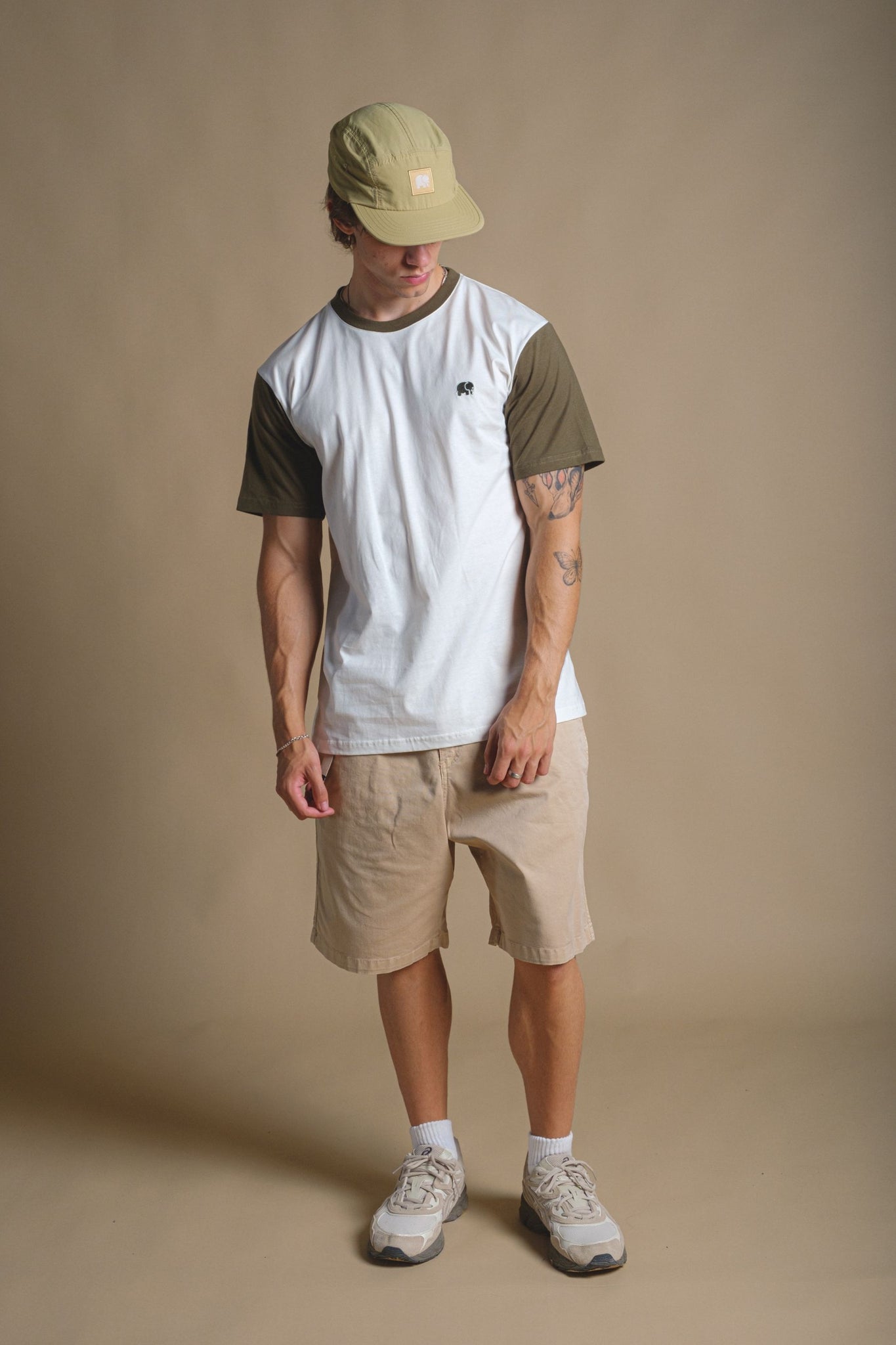 Camiseta Color Block Natural/Dark Olive