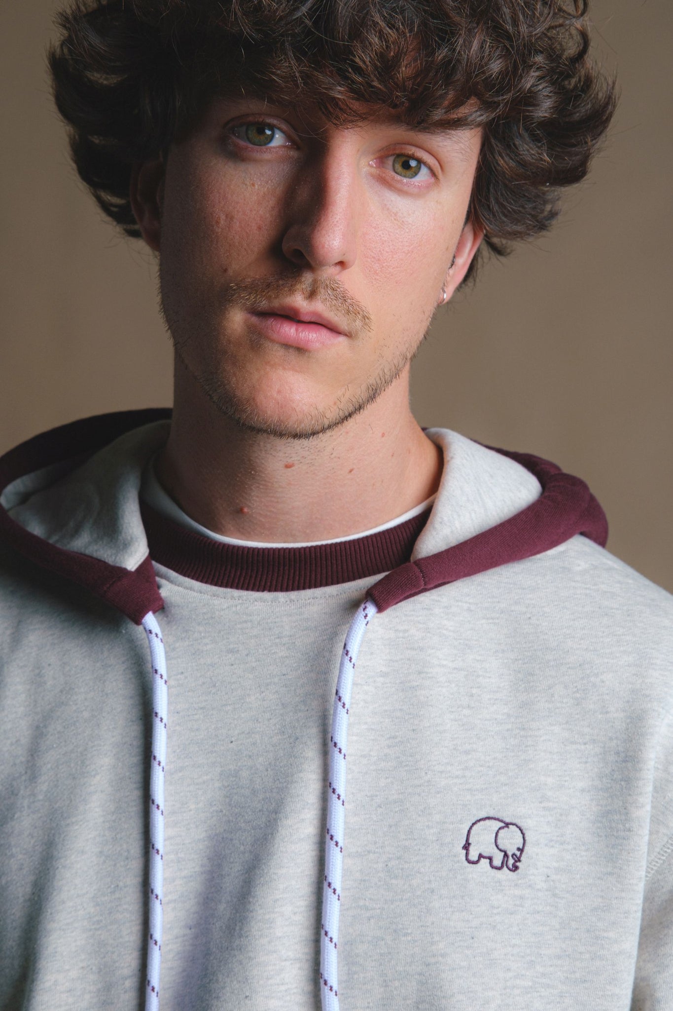 The Hooded Oversized Sweater Warm Heather Grey/Wine Red