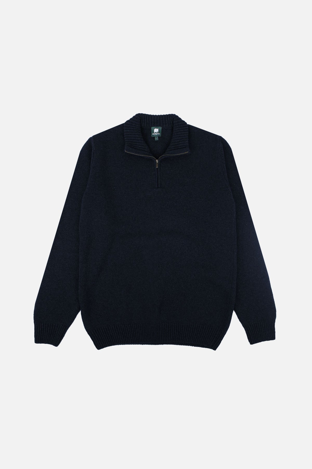 Bernia Quarter Zip Knit en bleu océan, montrant la vue de face du pull avec un col à fermeture zippée. | TP_IMAGE_TYPE=SILHOUETTE_FRONT