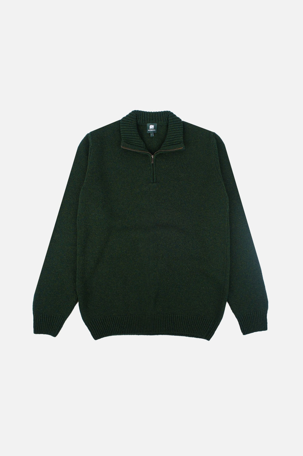 Bernia Quarter Zip Knit en Forest, présentant la vue de face avec un col montant élégant et des poignets côtelés. | TP_IMAGE_TYPE=SILHOUETTE_FRONT