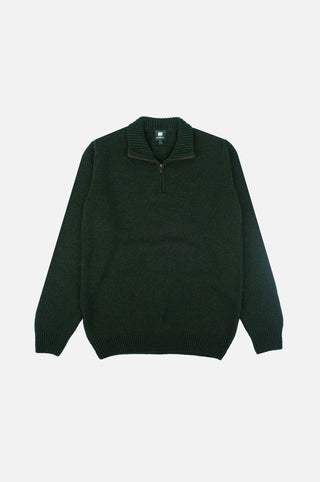 Bernia Quarter Zip Knit en Forest, présentant la vue de face avec un col montant élégant et des poignets côtelés. | TP_IMAGE_TYPE=SILHOUETTE_FRONT