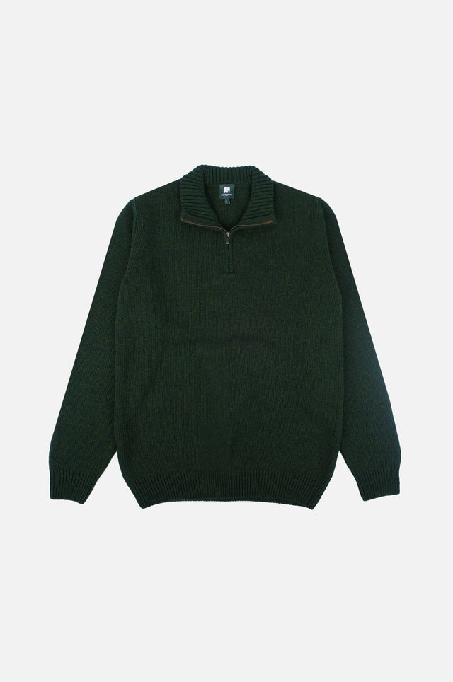 Bernia Quarter Zip Knit en Forest, présentant la vue de face avec un col montant élégant et des poignets côtelés. | TP_IMAGE_TYPE=SILHOUETTE_FRONT