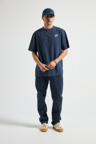 Persona che indossa una Panqueque T-Shirt Pageant Blue, vista frontale | TP_IMAGE_TYPE=MODEL_FRONT