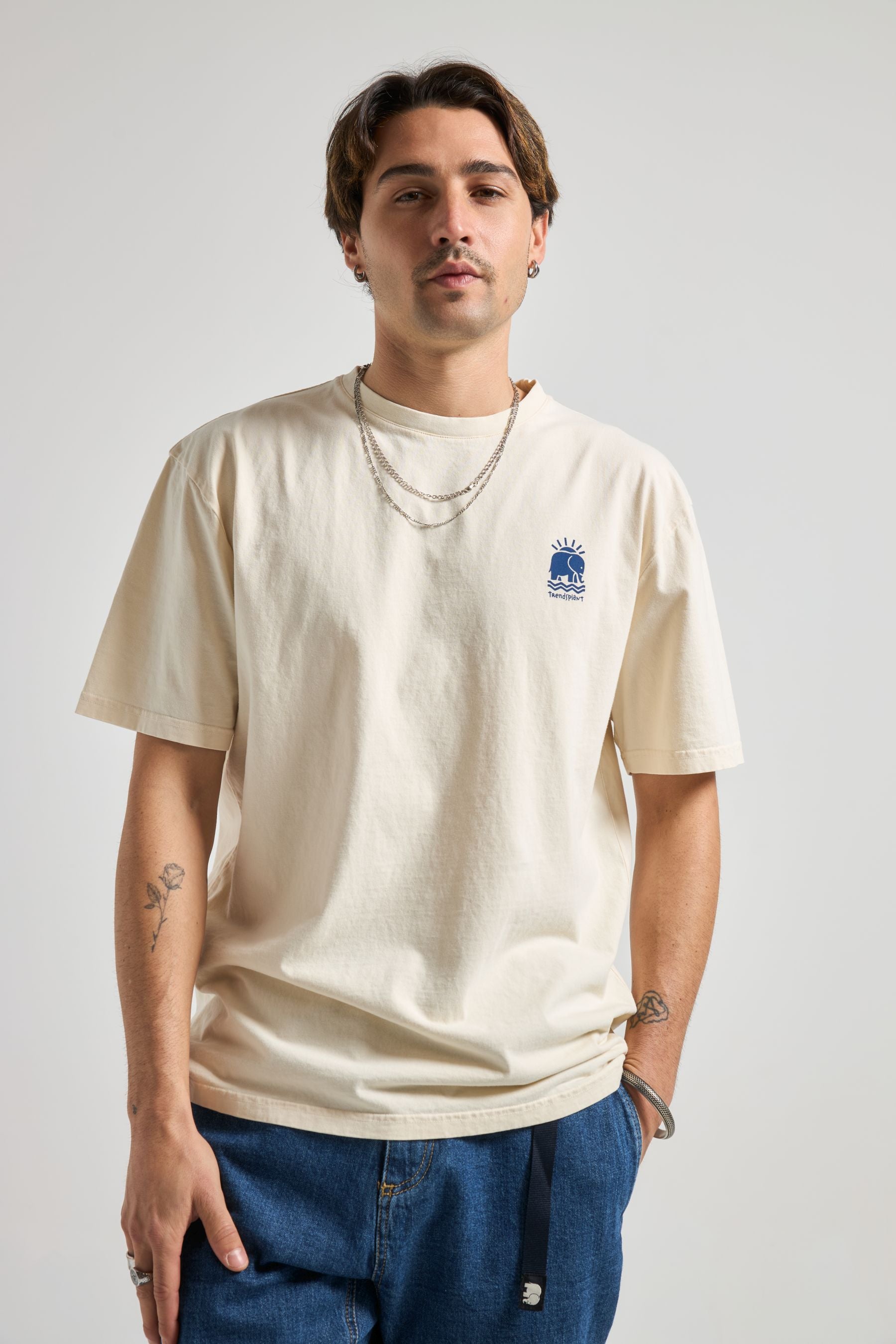 La Plaza T-Shirt Whitewashed Walls – Trendsplant