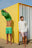 Persona che indossa pantaloncini da bagno Color Block Q-Nova® color malva, in uno stile da spiaggia casual | TP_IMAGE_TYPE=MODEL_FRONT