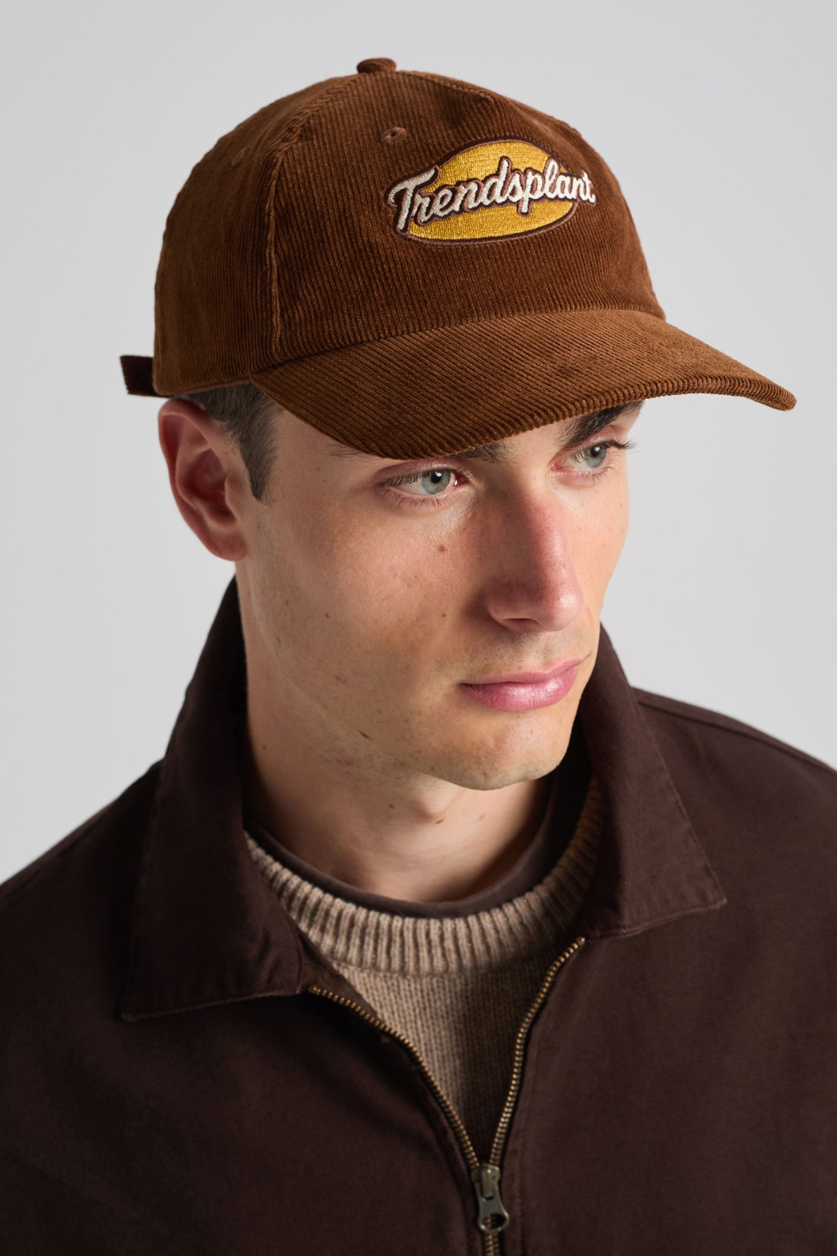 Personne portant une Timber Corduroy Cap Caramel Brown, vue de face | TP_IMAGE_TYPE=MODEL_FRONT