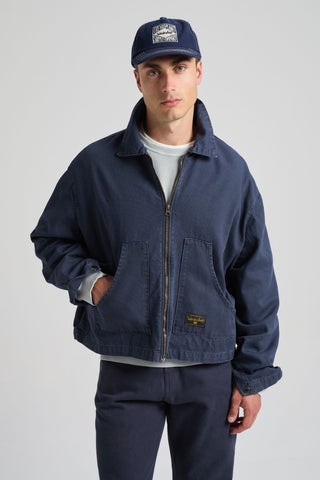 Personne portant une Mason Cropped Jacket en India Ink, vue de face | TP_IMAGE_TYPE=MODEL_FRONT
