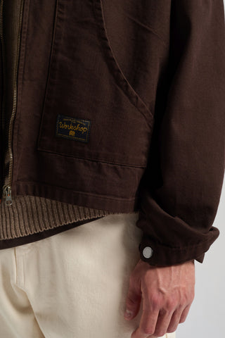 Personne portant une Mason Cropped Jacket Coffee Bean, vue de face | TP_IMAGE_TYPE=MODEL_FRONT