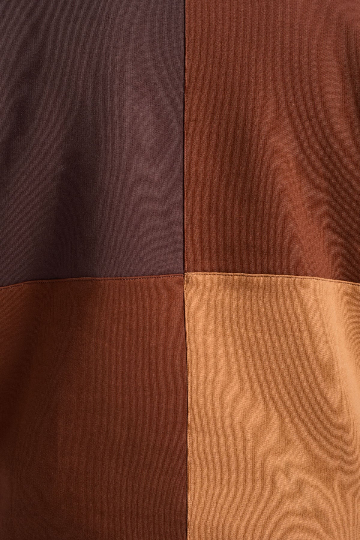Felpa Color Block con zip a quarto di giro in Cherry Mahogany, con design patchwork in ricchi toni di Cherry e Mahogany | TP_IMAGE_TYPE=SILHOUETTE_FRONT