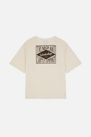 T-shirt oversize blanc cassé avec un design imprimé dans le dos. | TP_IMAGE_TYPE=MODEL_BACK