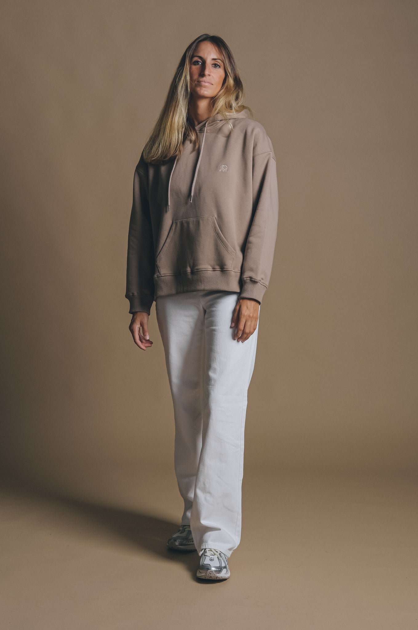 Sudadera Capucha Mujer Oversized Orgánica Esencial Desert Taupe