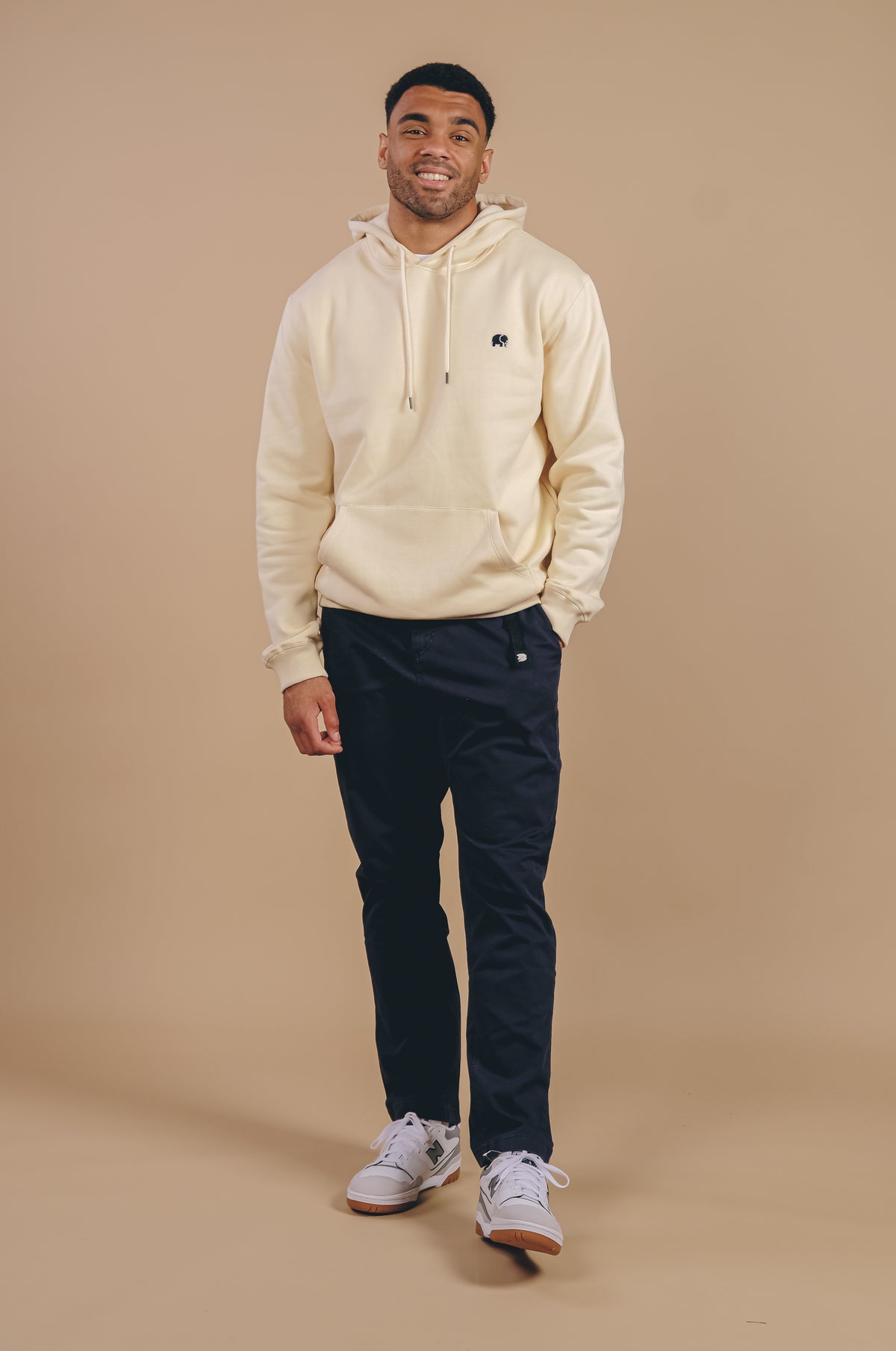 Personne portant l'Explanada Organic Hoodie Ivory, vue de face | TP_IMAGE_TYPE=MODEL_FRONT