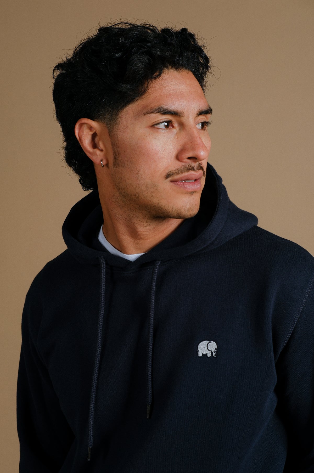 Personne portant un Explanada Organic Hoodie Blue, vue de face | TP_IMAGE_TYPE=MODEL_FRONT