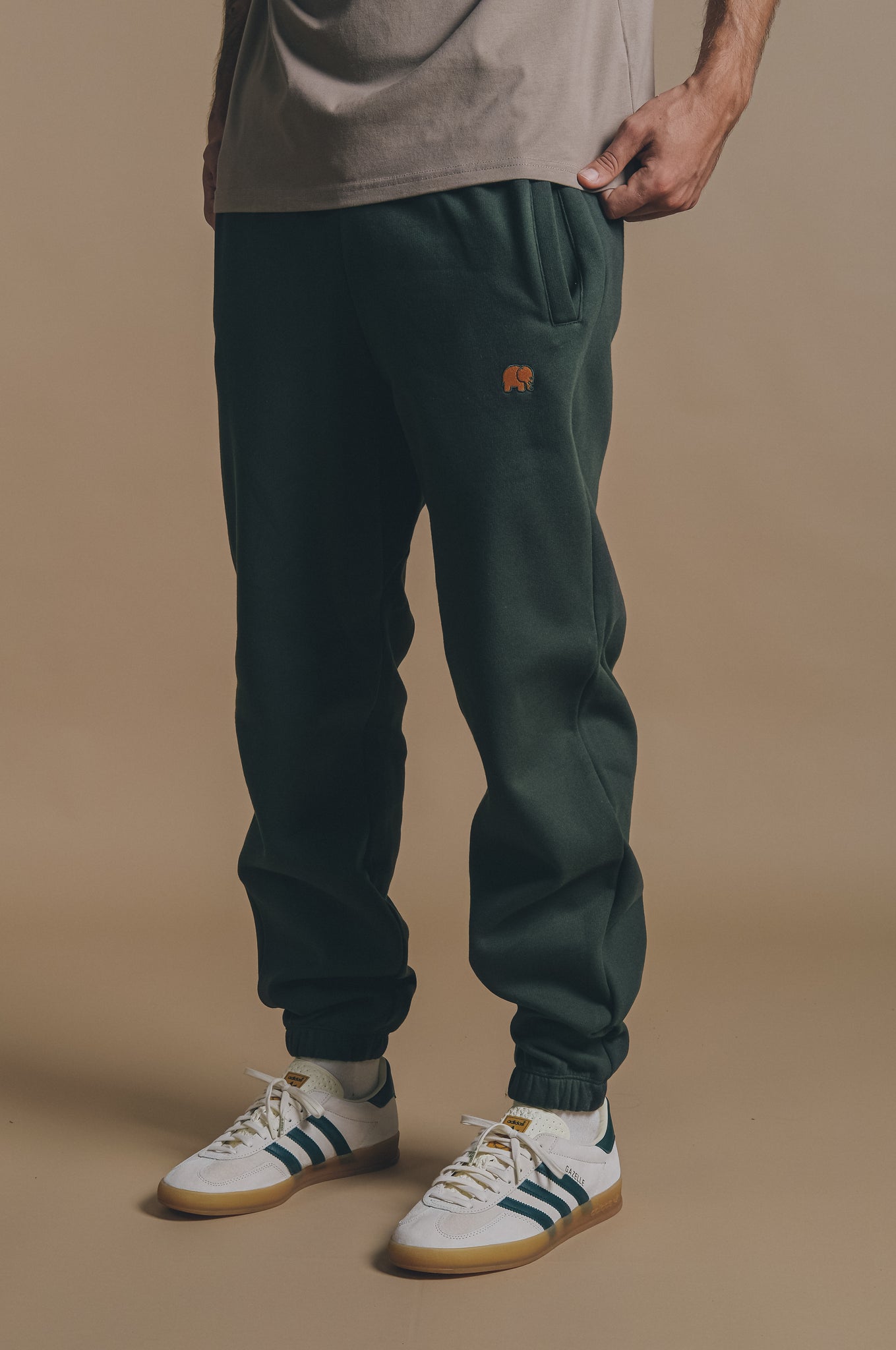 Organic Essential Sweatpants Scarab Green