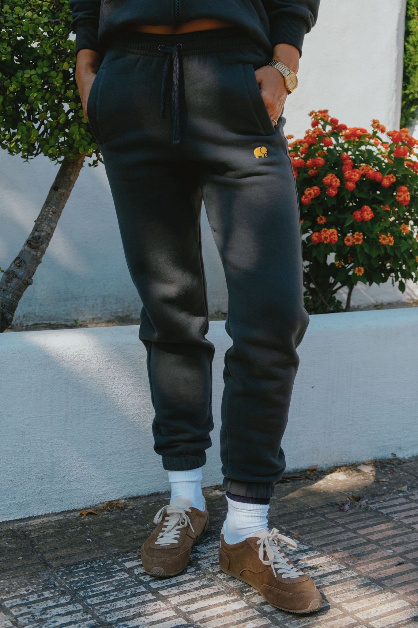 Pantalón Chandal Orgánico Esencial Scarab Green