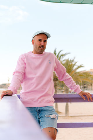 Persona che indossa una felpa Gum Pink, vista frontale | TP_IMAGE_TYPE=MODEL_FRONT