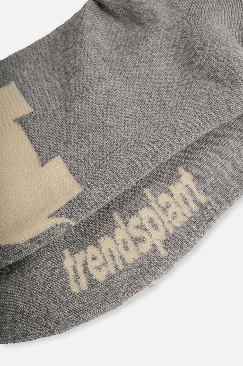 Detail of Grey Organic Cotton Athletic Socks showcasing fabric and logo | TP_IMAGE_TYPE=DETAIL