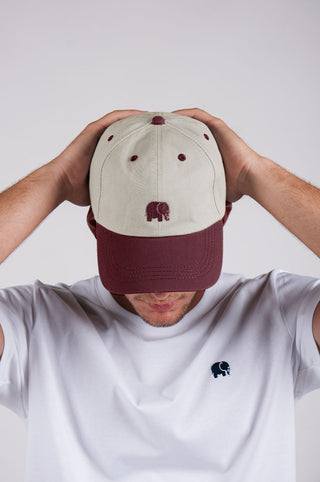 Persona che indossa un Logo Dad Cap Grana Ecru, vista frontale | TP_IMAGE_TYPE=MODEL_FRONT