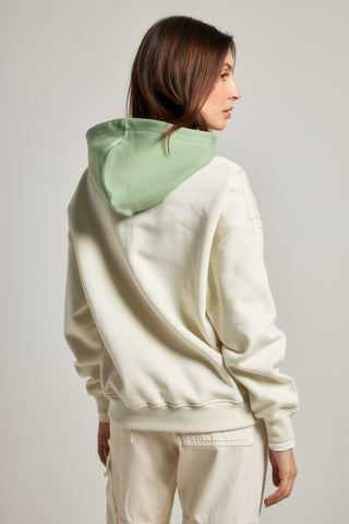 Personne portant un Women’s Color Block Oversized Hoodie en Sea Glass, vue de dos | TP_IMAGE_TYPE=MODEL_BACK