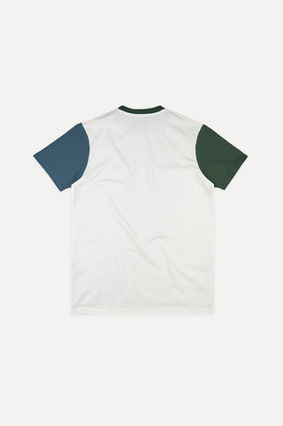 T-Shirt Organic Color Block con vista frontale naturale e una combinazione di maniche bianche, verde scuro e blu | TP_IMAGE_TYPE=SILHOUETTE_BACK